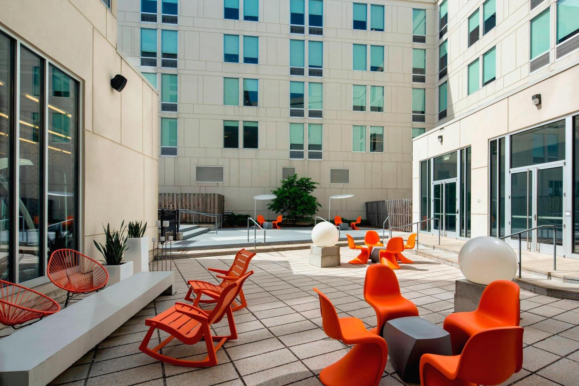 Aloft Hotel Milwaukee Downtown Bagian luar foto