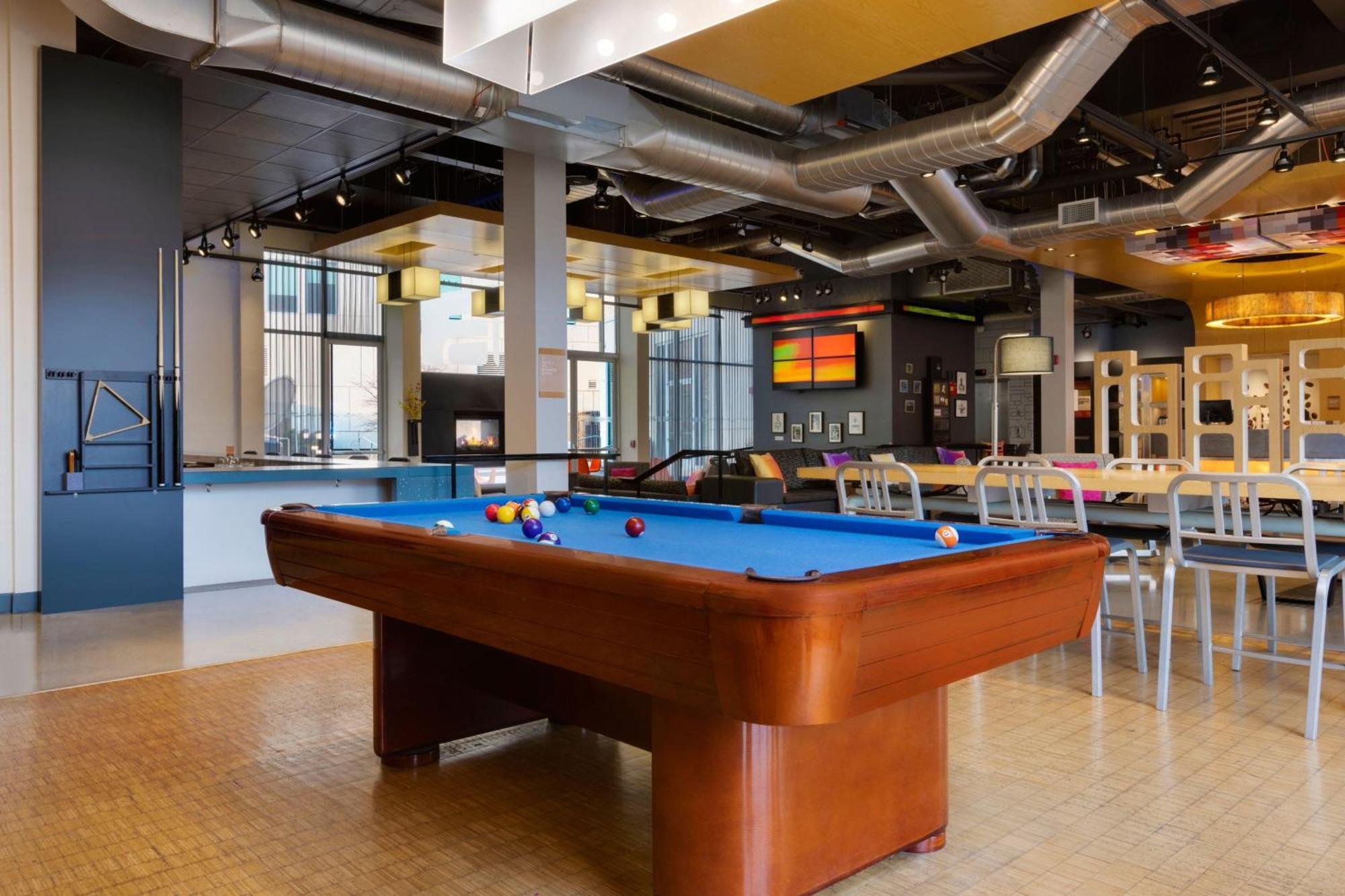 Aloft Hotel Milwaukee Downtown Bagian luar foto