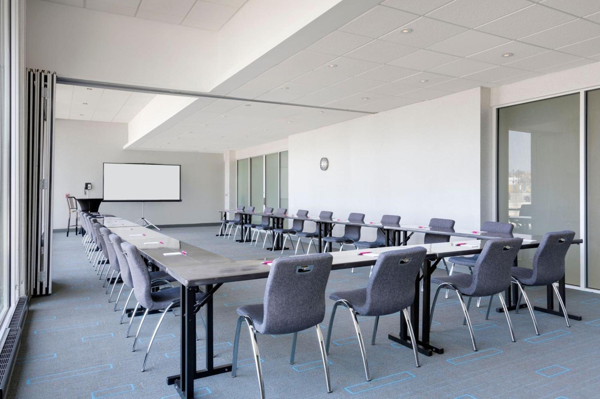 Aloft Hotel Milwaukee Downtown Bagian luar foto
