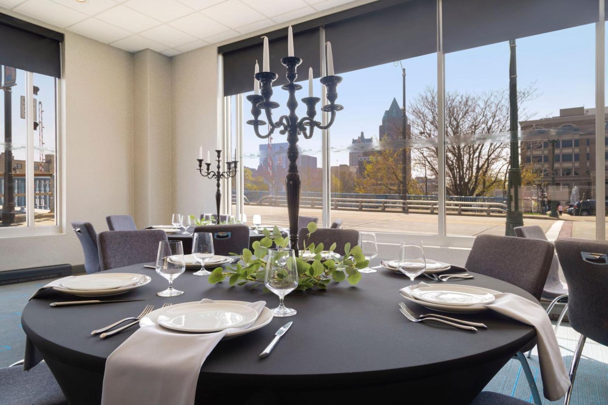 Aloft Hotel Milwaukee Downtown Bagian luar foto