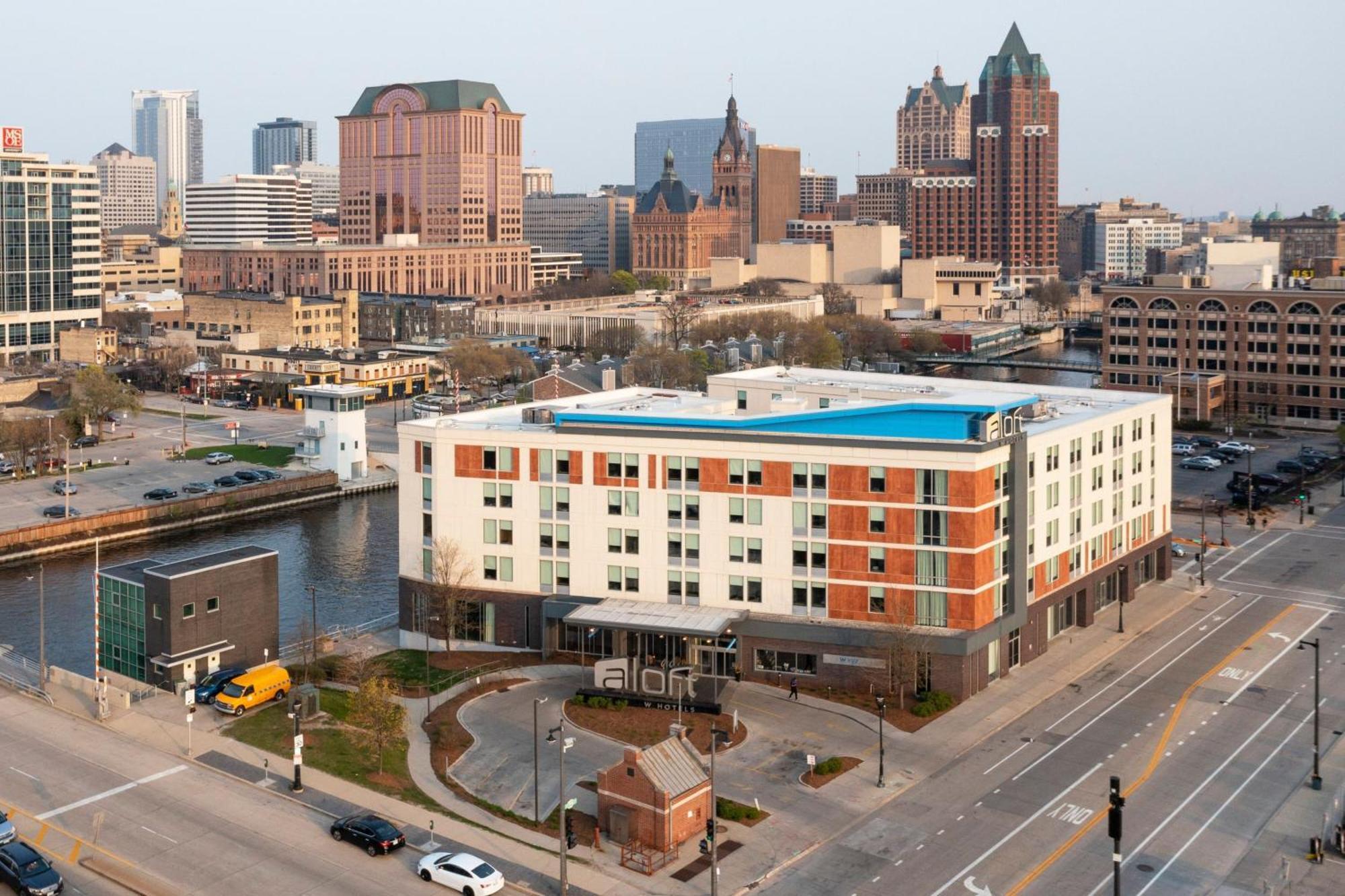 Aloft Hotel Milwaukee Downtown Bagian luar foto