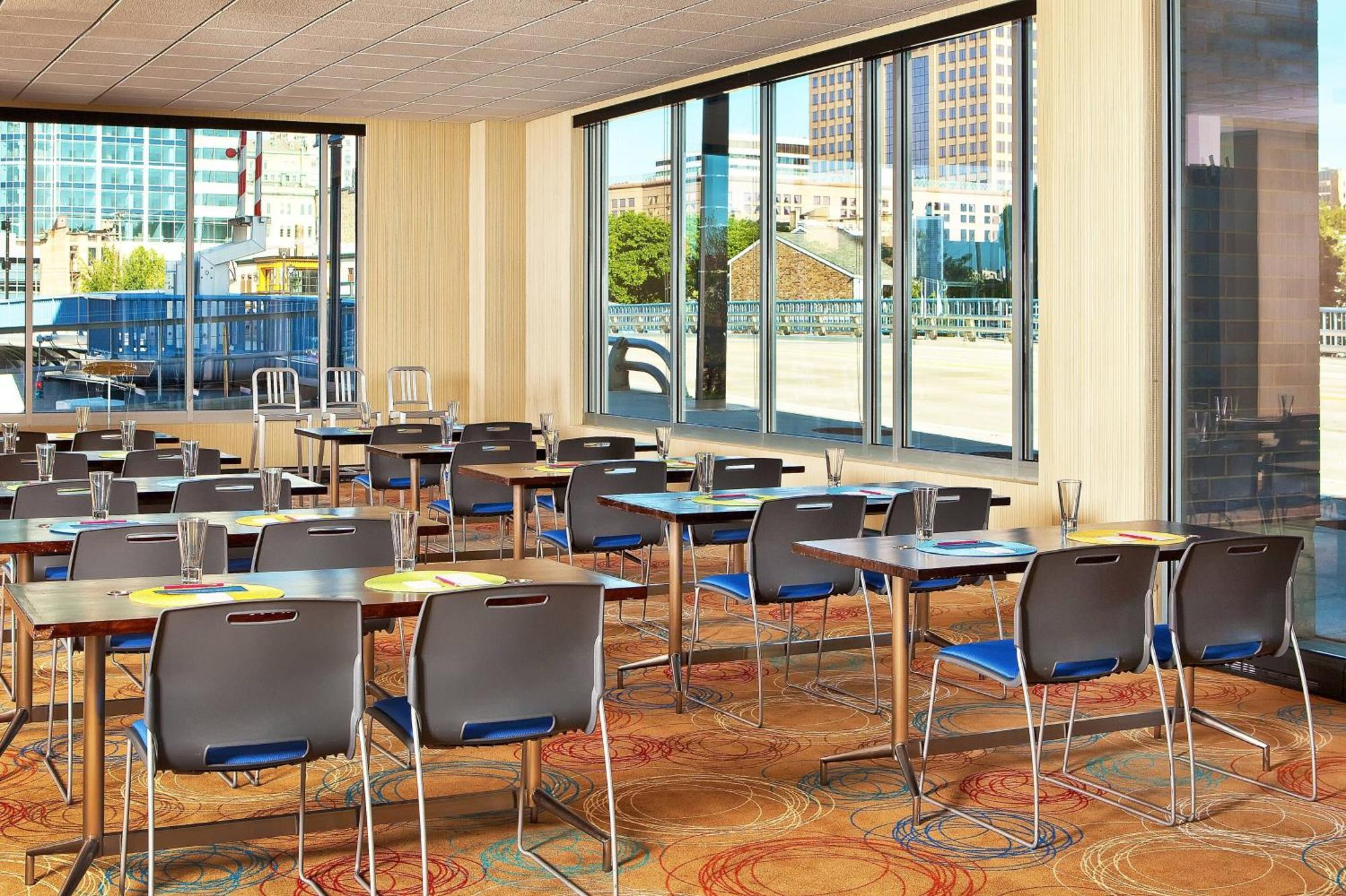Aloft Hotel Milwaukee Downtown Bagian luar foto