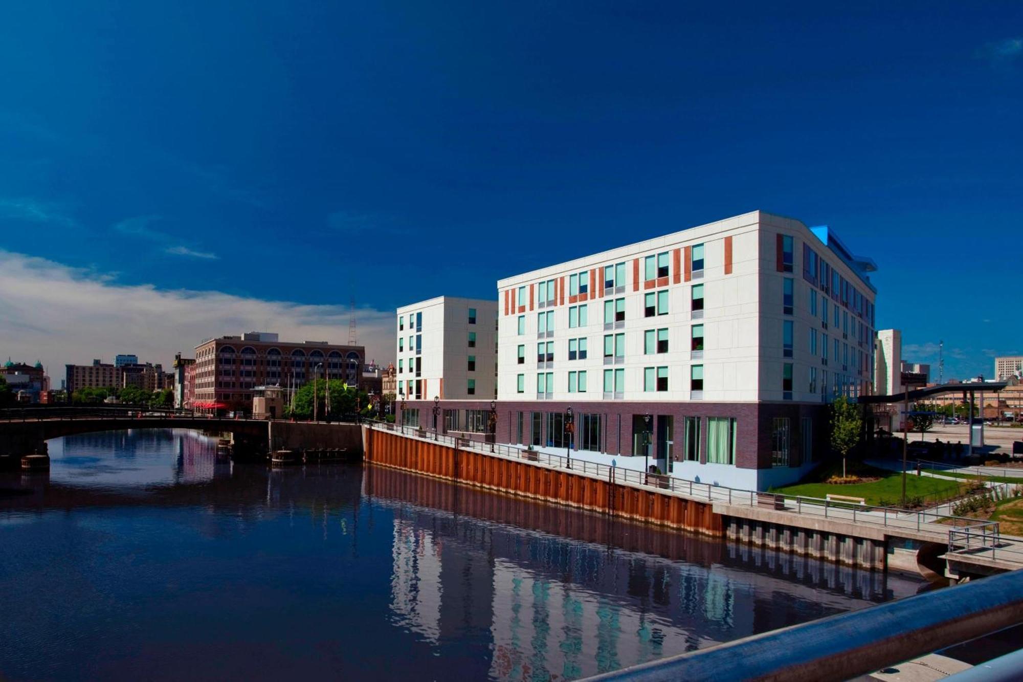 Aloft Hotel Milwaukee Downtown Bagian luar foto