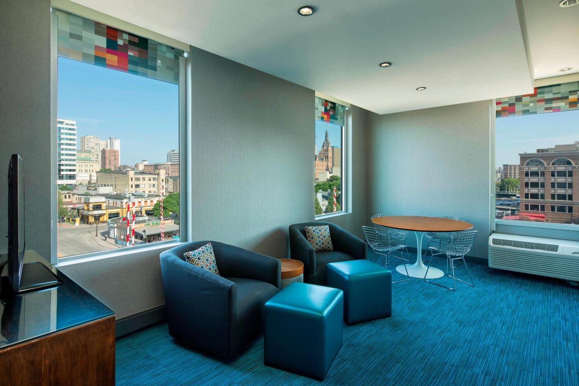 Aloft Hotel Milwaukee Downtown Bagian luar foto