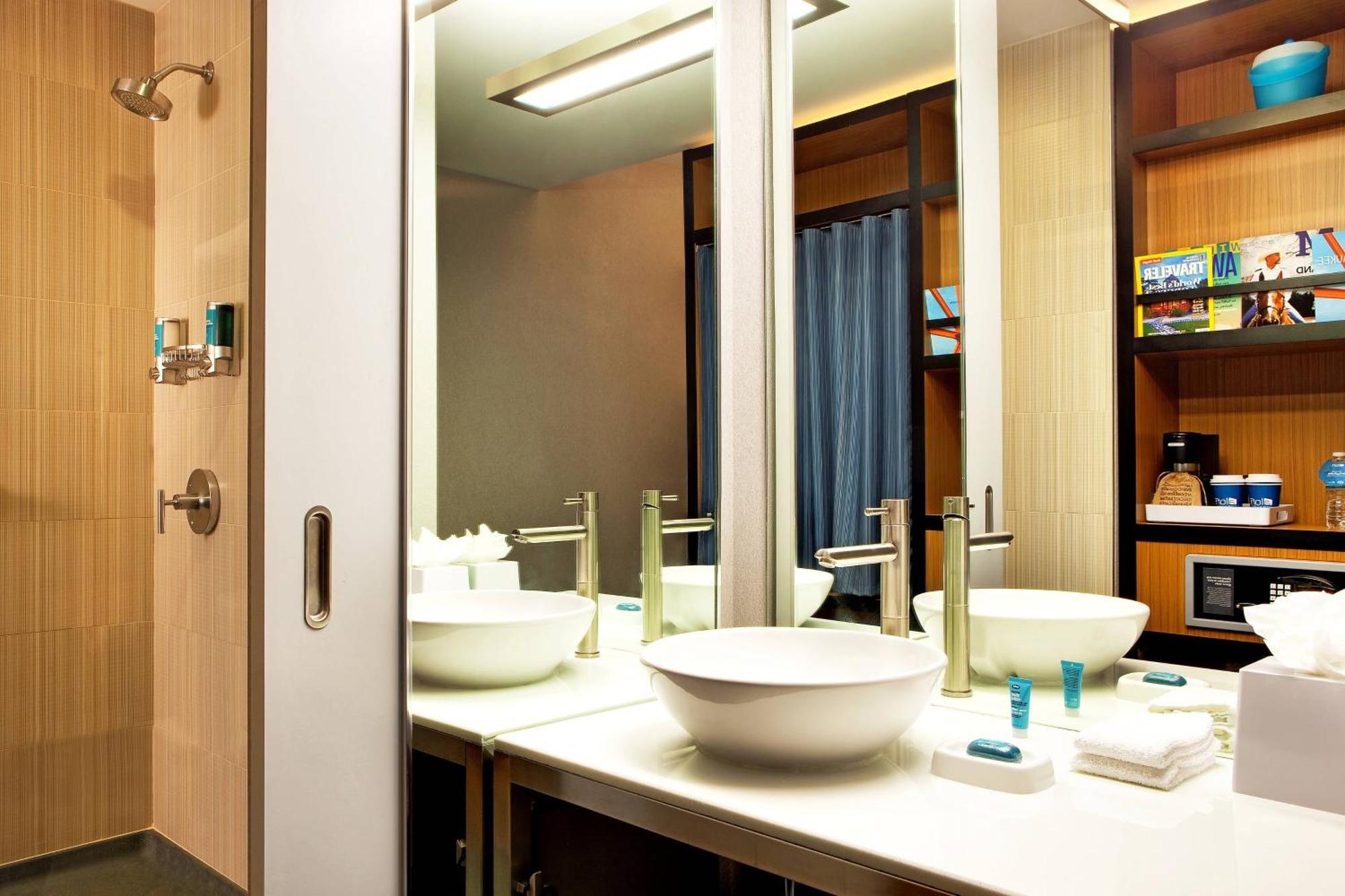 Aloft Hotel Milwaukee Downtown Bagian luar foto