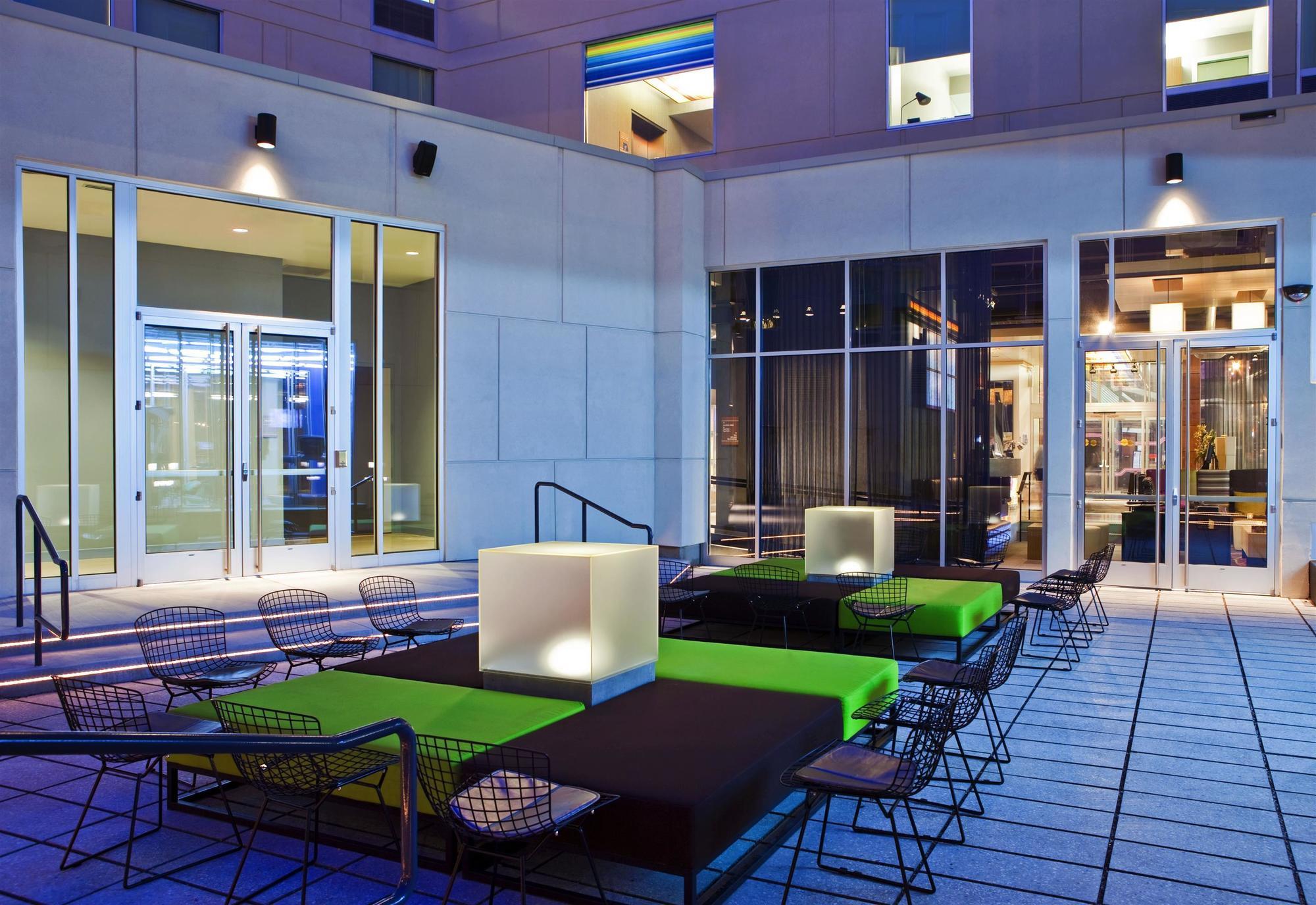 Aloft Hotel Milwaukee Downtown Bagian luar foto