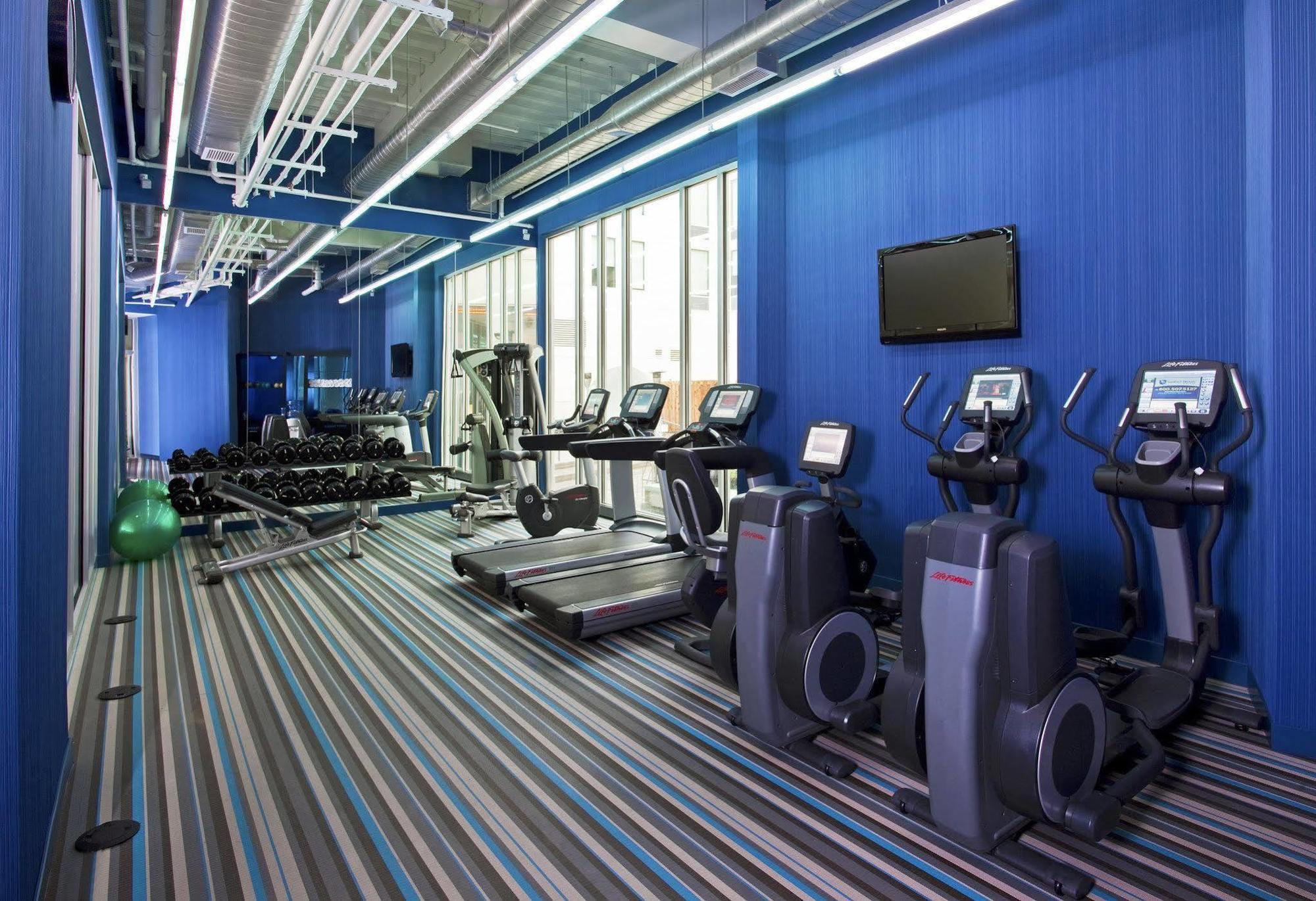 Aloft Hotel Milwaukee Downtown Bagian luar foto