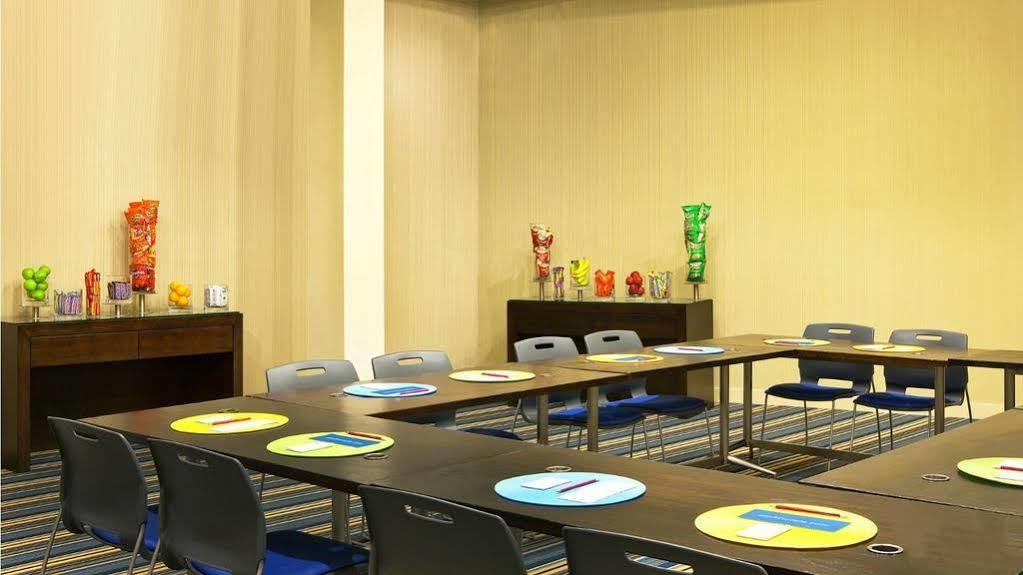 Aloft Hotel Milwaukee Downtown Bagian luar foto