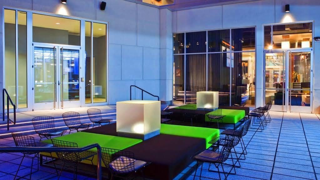 Aloft Hotel Milwaukee Downtown Bagian luar foto